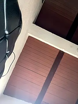 NICOLSKINNY1 online show from 10-22-25, 03:44