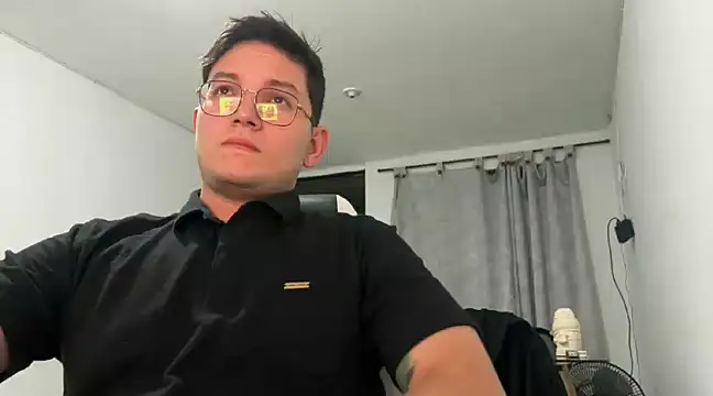Snapshot of unoxestres chatting on 01-02-25, 05:14 unoxestres online show from 01-02-25, 05:14