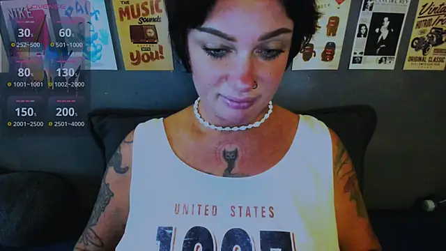 Snapshot of EllieOz chatting on 05-30-26, 02:44 EllieOz online show from 05-30-26, 02:44