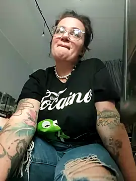 EllieOz online show from 10-01-25, 05:17