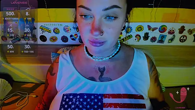 EllieOz online show from 11-18-25, 06:22