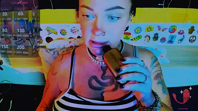 EllieOz online show from 12-04-25, 04:39