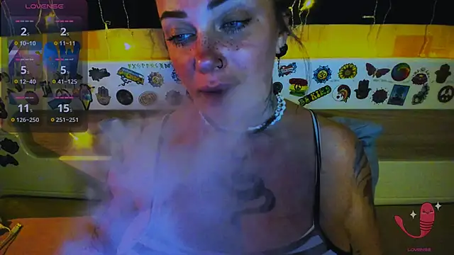 Snapshot of EllieOz chatting on 02-10-26, 04:17 EllieOz online show from 02-10-26, 04:17