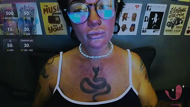 EllieOz online show from 05-06-26, 07:18