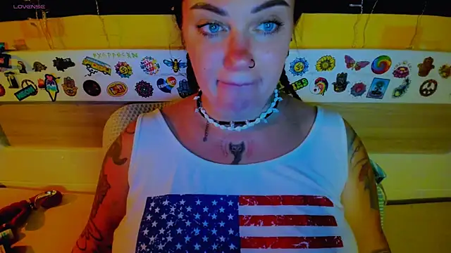 EllieOz online show from 10-05-25, 06:42