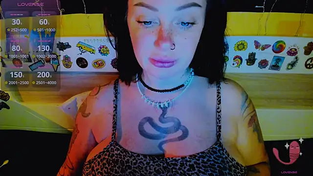 EllieOz online show from 11-29-25, 03:23