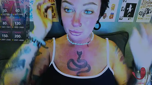 EllieOz online show from 05-11-26, 06:05