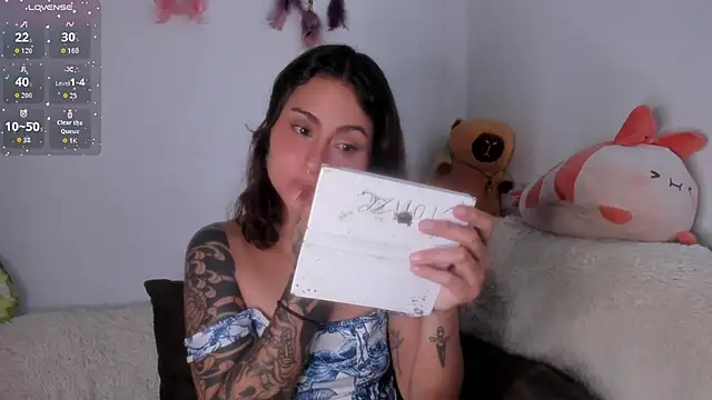 Violette-Ramirez01 online show from 02-18-26, 09:00