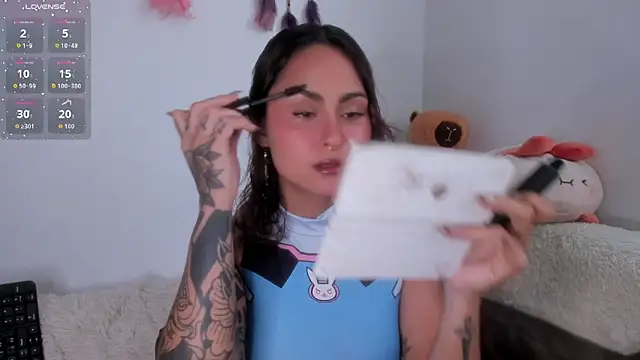 Violette-Ramirez01 online show from 12-18-25, 06:45