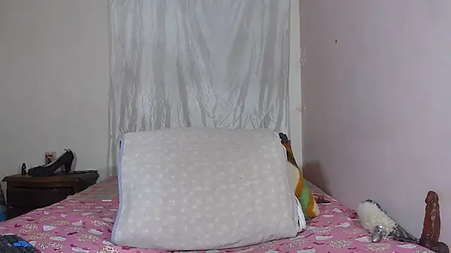 Snapshot of hazisabel chatting on 07-19-26, 04:43 hazisabel online show from 07-19-26, 04:43