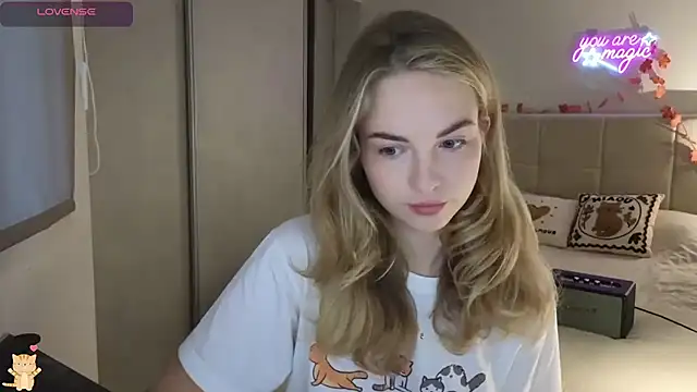 Miss Aliannaa online show from 04-22-26, 09:27