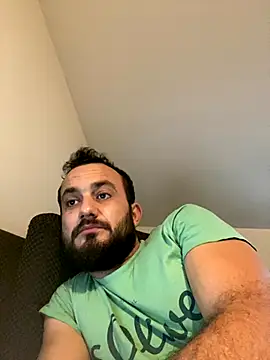 Snapshot of cosmin9000 chatting on 11-02-25, 07:46 cosmin9000 online show from 11-02-25, 07:46
