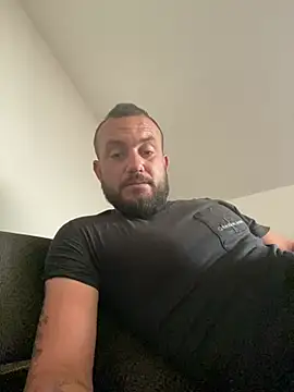 Snapshot of cosmin9000 chatting on 07-05-26, 08:43 cosmin9000 online show from 07-05-26, 08:43