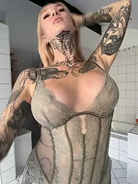 Snapshot of Stella-Kink chatting on 09-15-25, 02:28 Stella-Kink online show from 09-15-25, 02:28