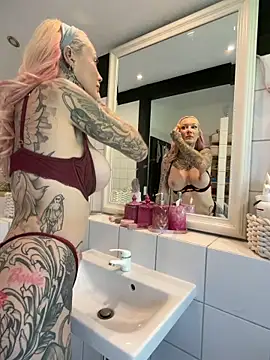 Stella-Kink online show from 04-30-26, 01:07
