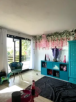 Snapshot of Stella-Kink chatting on 09-28-25, 12:01 Stella-Kink online show from 09-28-25, 12:01