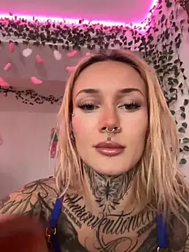 Snapshot of Stella-Kink chatting on 12-04-25, 11:09 Stella-Kink online show from 12-04-25, 11:09