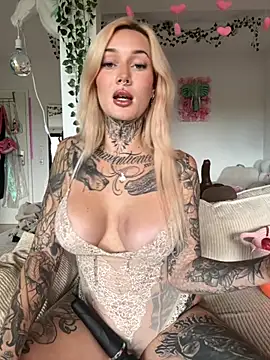 Snapshot of Stella-Kink chatting on 09-11-25, 01:22 Stella-Kink online show from 09-11-25, 01:22