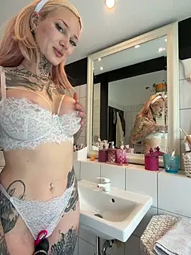 Stella-Kink online show from 05-03-26, 01:04