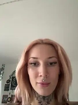 Snapshot of Stella-Kink chatting on 12-23-25, 10:14 Stella-Kink online show from 12-23-25, 10:14