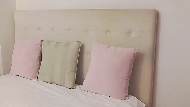 CassieHilton online show from 11-20-25, 08:09