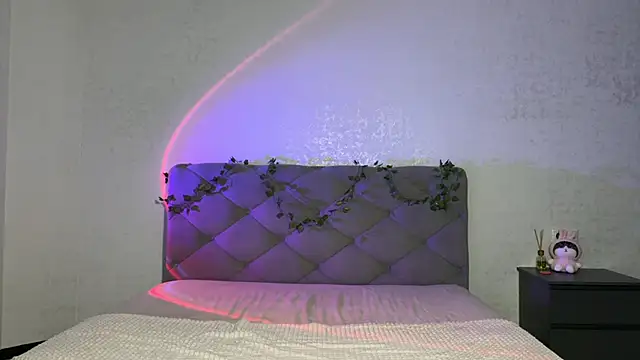 Snapshot of GracefulCharm chatting on 04-17-26, 10:12 GracefulCharm online show from 04-17-26, 10:12