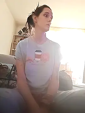 Snapshot of LauraBaby chatting on 02-15-26, 10:14 LauraBaby online show from 02-15-26, 10:14