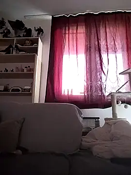 Snapshot of LauraBaby chatting on 10-19-25, 12:19 LauraBaby online show from 10-19-25, 12:19