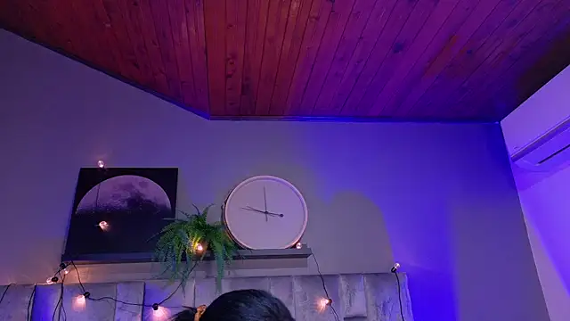 nahomi campbell online show from 10-17-25, 07:37