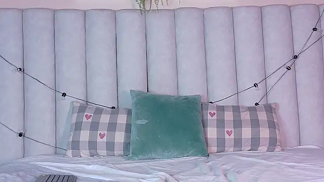 nahomi campbell online show from 02-17-26, 07:44