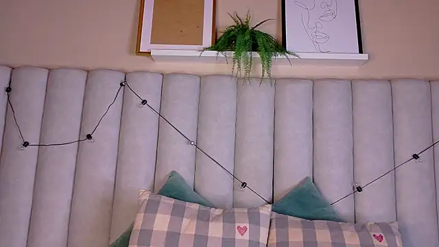 nahomi campbell online show from 04-09-26, 08:26