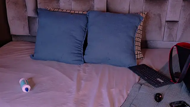 nahomi campbell online show from 12-22-25, 07:36