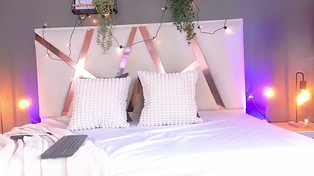 nahomi campbell online show from 09-12-25, 07:46