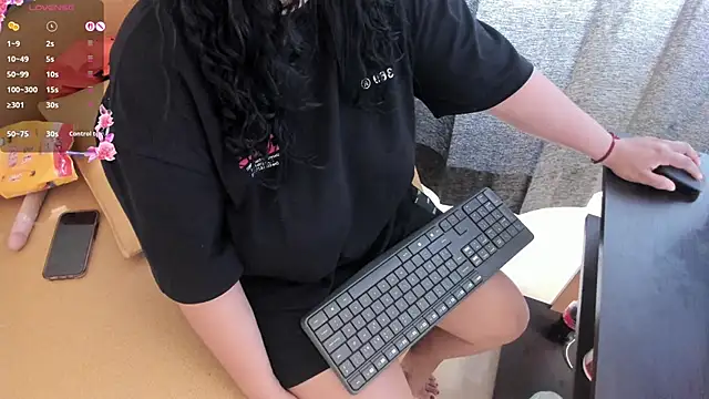 Amina hafsa online show from 05-28-26, 08:26