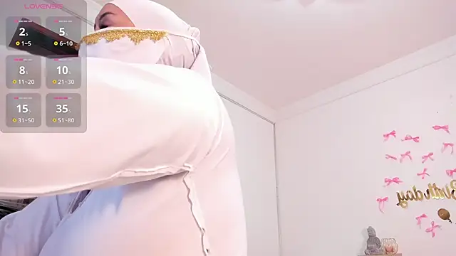 Amina hafsa online show from 09-20-25, 09:58