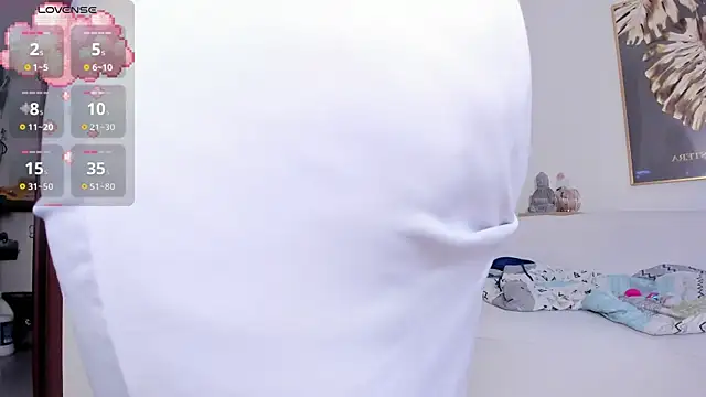 Amina hafsa online show from 10-18-25, 08:55