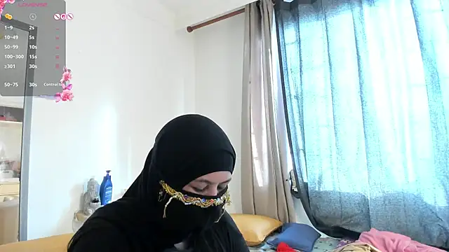 Amina hafsa online show from 06-12-26, 09:23