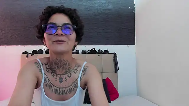 Snapshot of anaroman01 chatting on 03-18-26, 08:32 anaroman01 online show from 03-18-26, 08:32