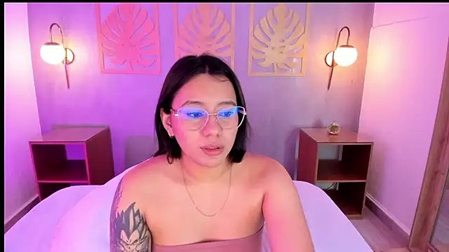 Snapshot of majo_rosse_ chatting on 09-27-25, 11:33 majo rosse online show from 09-27-25, 11:33