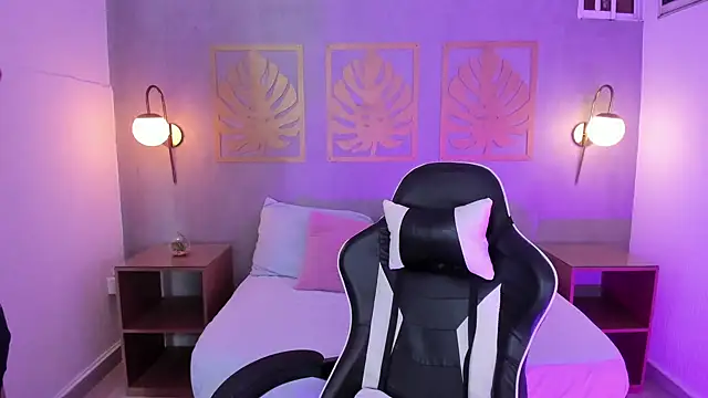 Snapshot of majo_rosse_ chatting on 09-19-25, 09:08 majo rosse online show from 09-19-25, 09:08