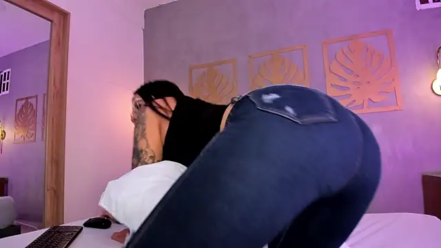 Snapshot of majo_rosse_ chatting on 10-08-25, 06:52 majo rosse online show from 10-08-25, 06:52