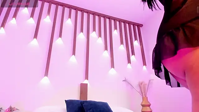 Snapshot of majo_rosse_ chatting on 02-20-26, 07:05 majo rosse online show from 02-20-26, 07:05