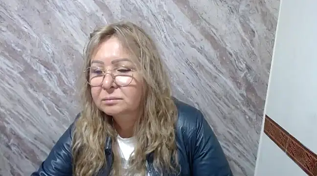 Snapshot of Mia_Davies2 chatting on 02-24-25, 08:47 Mia Davies2 online show from 02-24-25, 08:47