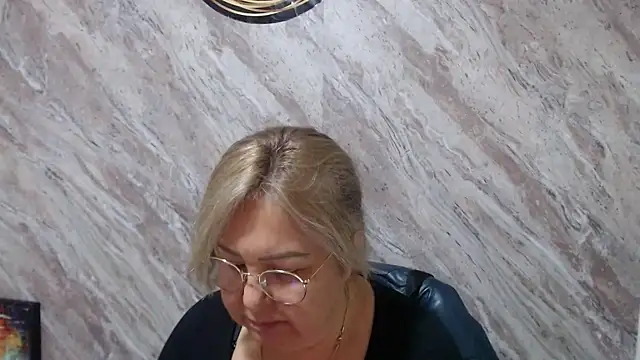 Snapshot of Mia_Davies2 chatting on 02-26-25, 04:05 Mia Davies2 online show from 02-26-25, 04:05