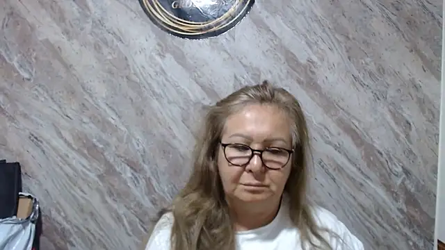 Snapshot of Mia_Davies2 chatting on 10-15-25, 07:55 Mia Davies2 online show from 10-15-25, 07:55