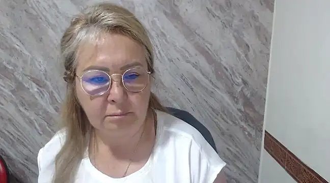 Snapshot of Mia_Davies2 chatting on 02-01-25, 09:40 Mia Davies2 online show from 02-01-25, 09:40