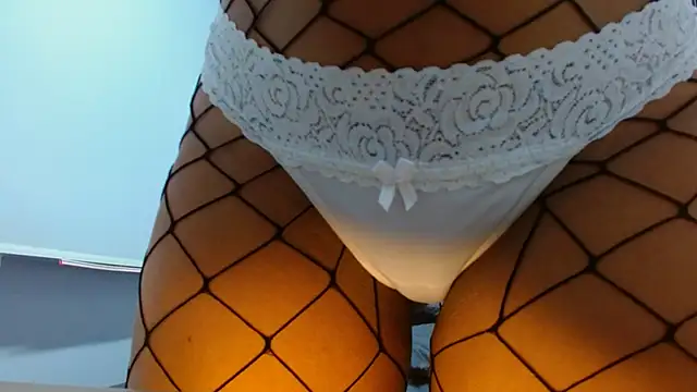 Snapshot of VeronicaRobles chatting on 12-21-24, 05:07 VeronicaRobles online show from 12-21-24, 05:07