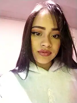 Snapshot of Nicolle_braun chatting on 11-16-25, 12:15 Nicolle braun online show from 11-16-25, 12:15