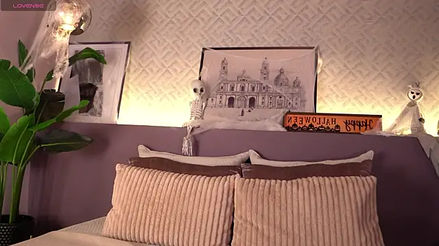 ElleDiane online show from 10-30-25, 10:39