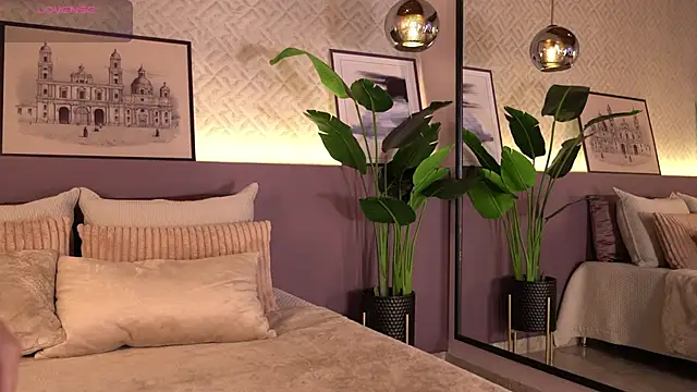 ElleDiane online show from 12-22-25, 12:33